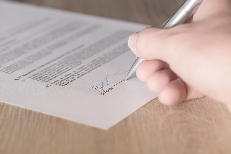 Regulaciones y acuerdos de Suministro: Una guía completa para contratos efectivos