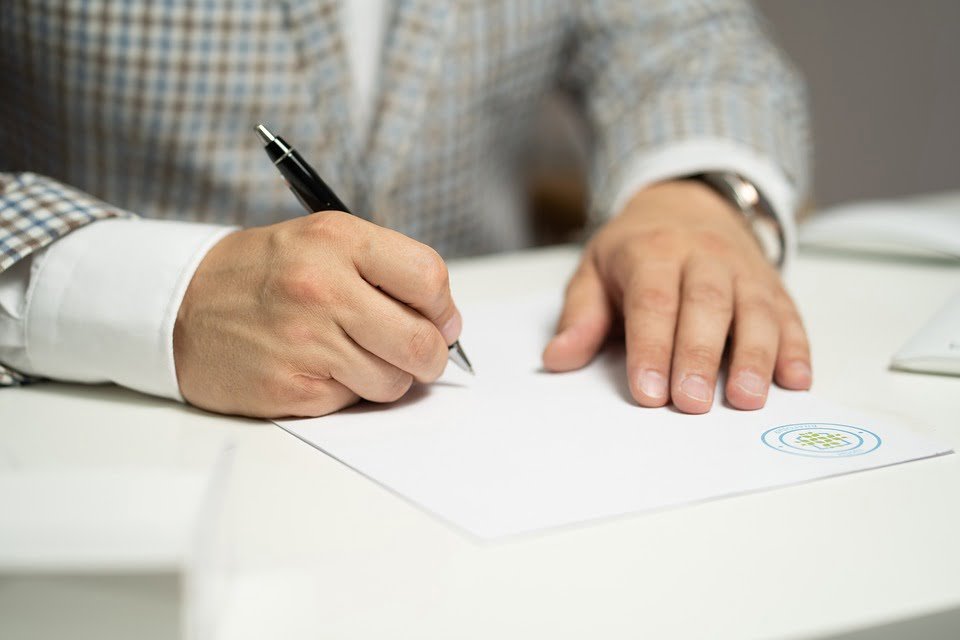 Los fundamentos de un contrato legal: todo lo que debes saber